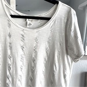 🟢3/$15 ANDREA JOVINE Tee w/ metallic detail